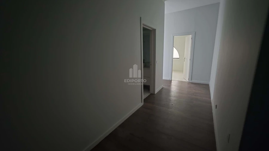 Apartamento T1 para Arrendamento em Santa Marinha Foto 2