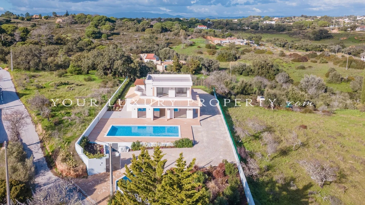 Moradia T4 para Venda em Almancil Foto 2