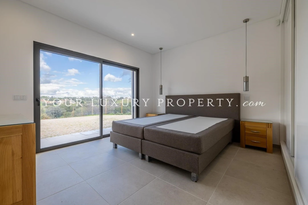 Moradia T4 para Venda em Almancil Foto 8