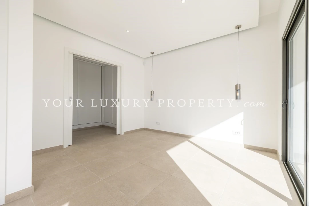 Moradia T4 para Venda em Almancil Foto 18