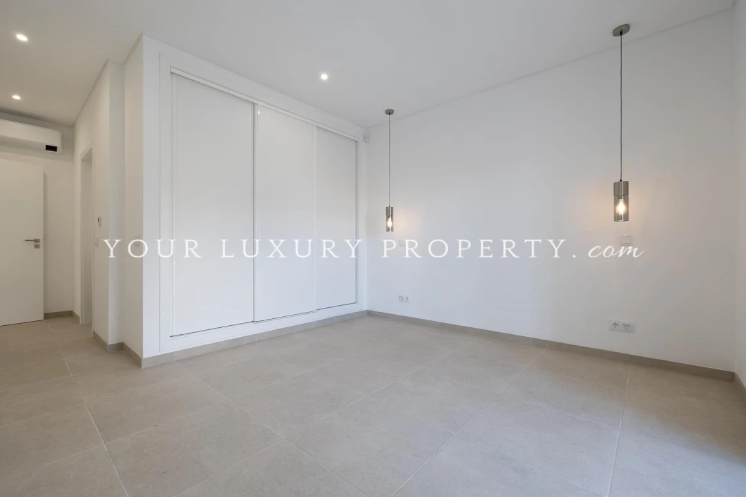 Moradia T4 para Venda em Almancil Foto 14