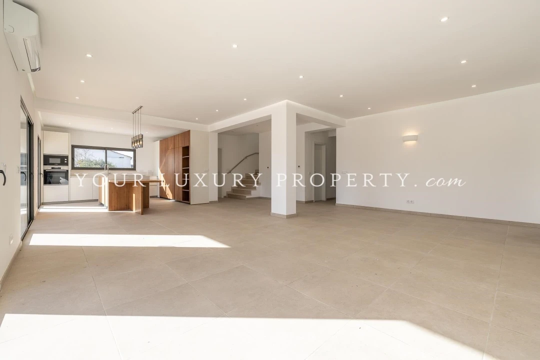 Moradia T4 para Venda em Almancil Foto 7