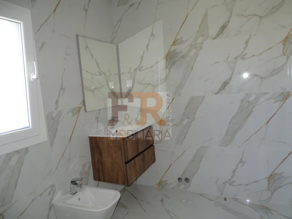 Moradia T3 para Venda em Fernao Ferro Foto 10