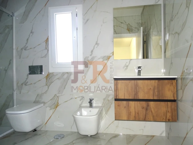 Moradia T3 para Venda em Fernao Ferro Foto 8