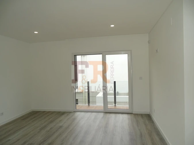 Moradia T3 para Venda em Fernao Ferro Foto 16