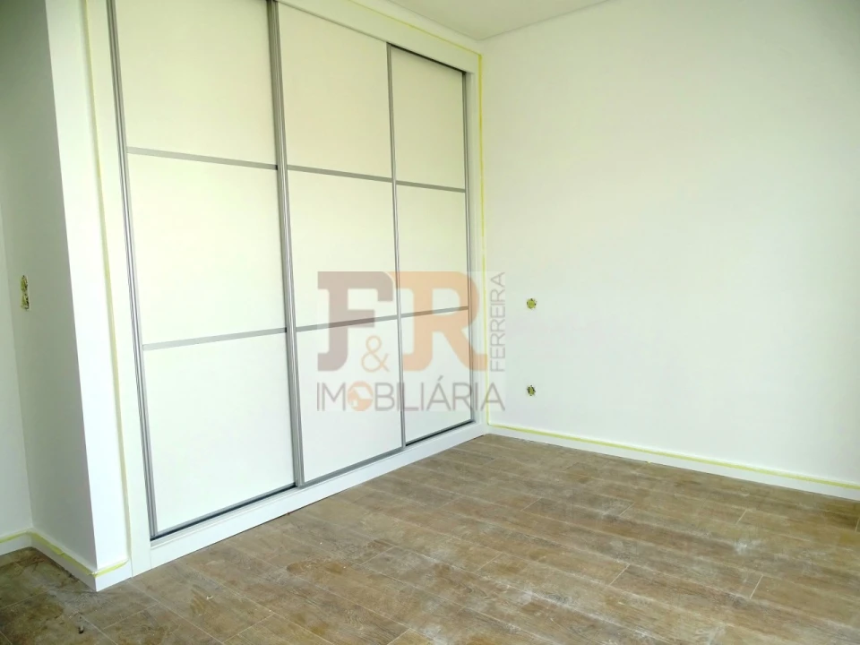 Moradia T3 para Venda em Fernao Ferro Foto 12