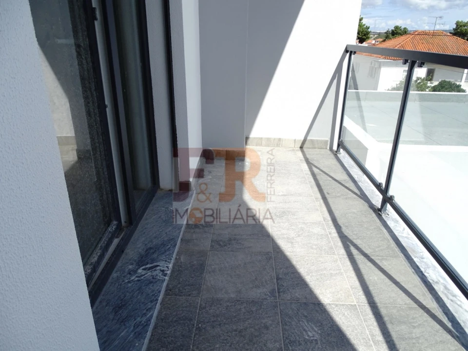 Moradia T3 para Venda em Fernao Ferro Foto 13