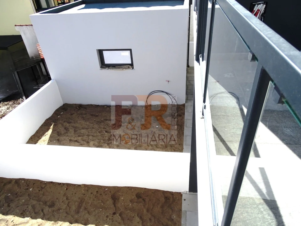 Moradia T3 para Venda em Fernao Ferro Foto 16