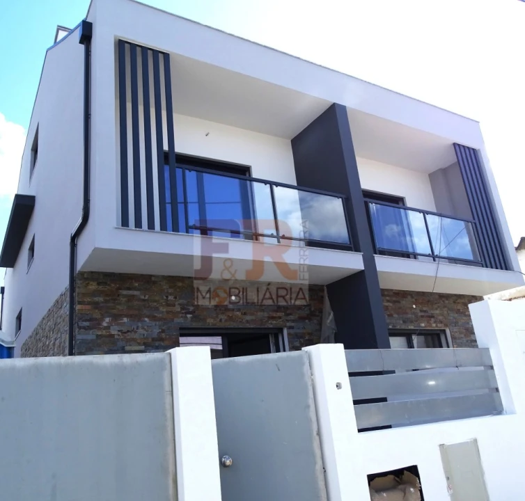 Moradia T3 para Venda em Fernao Ferro Foto 22