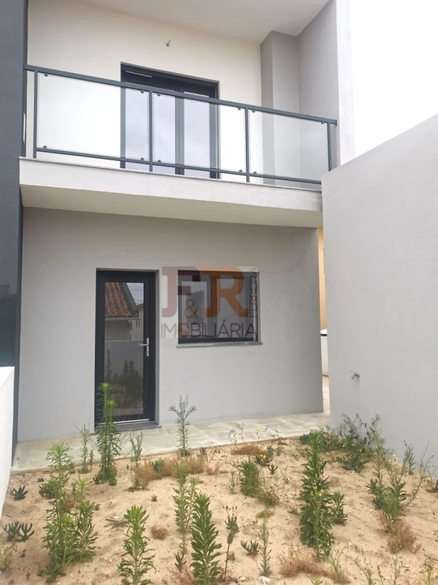 Moradia T3 para Venda em Fernao Ferro Foto 2