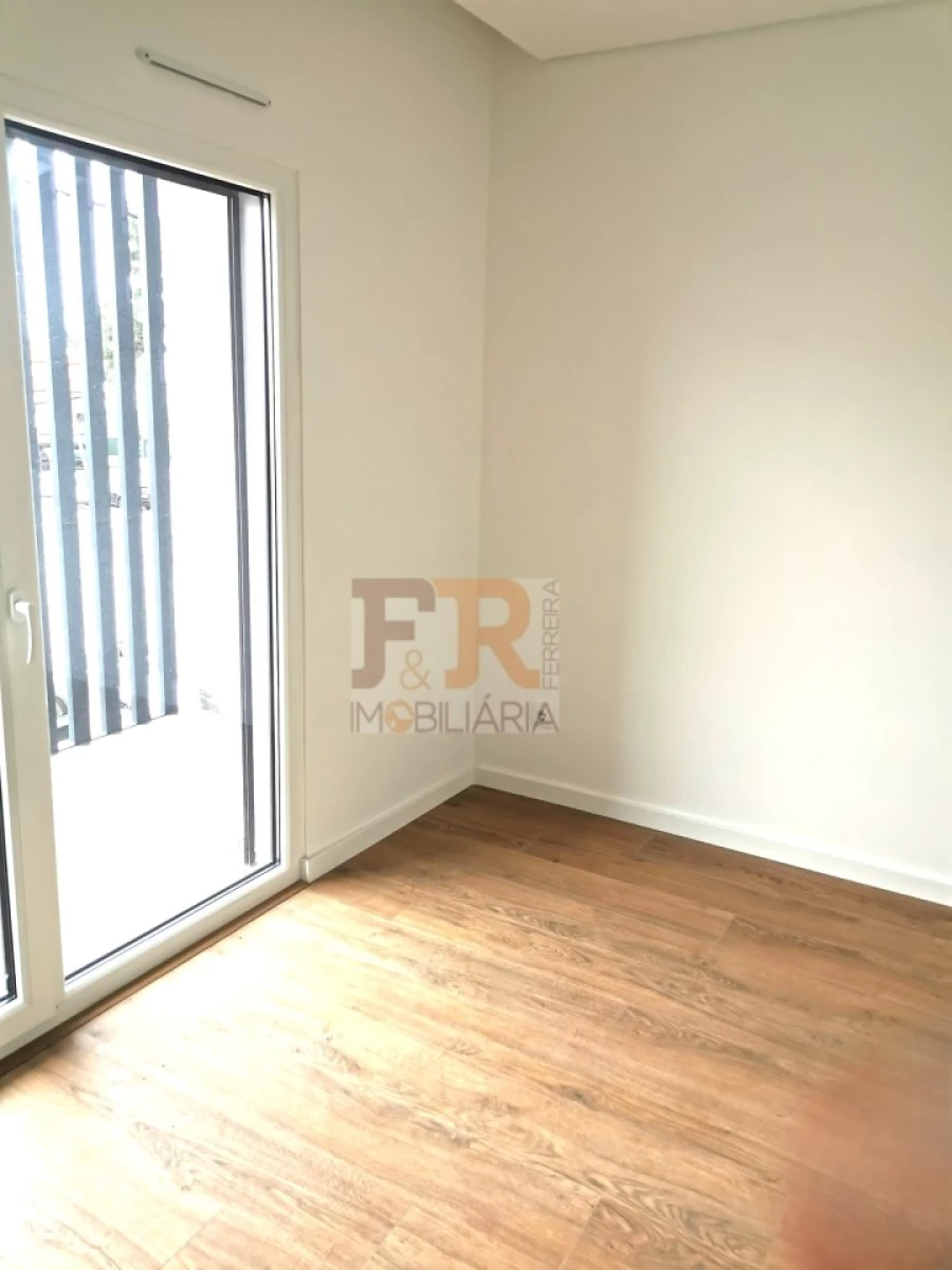 Moradia T3 para Venda em Fernao Ferro Foto 19