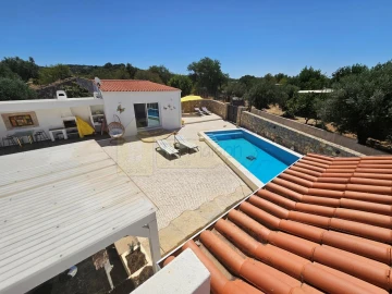 Moradia T3 para Venda em Santa Barbara de Nexe