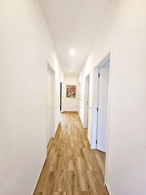 Moradia T3 para Venda em Santa Barbara de Nexe