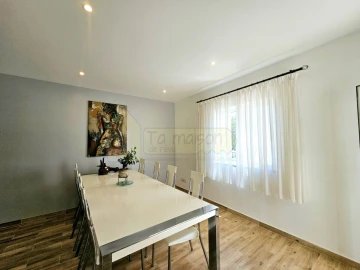 Moradia T3 para Venda em Santa Barbara de Nexe