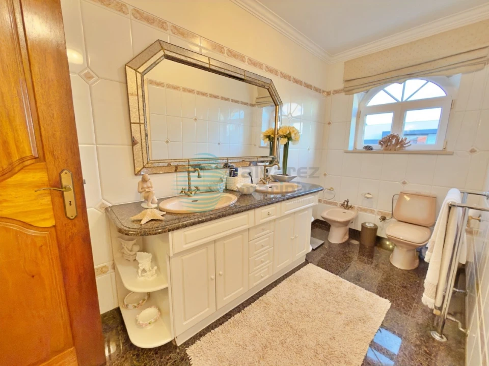 Moradia T5 para Venda em A dos Cunhados e Maceira Foto 46