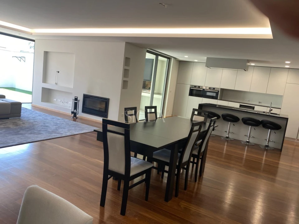 Moradia T3 para Arrendamento em Madalena Foto 8