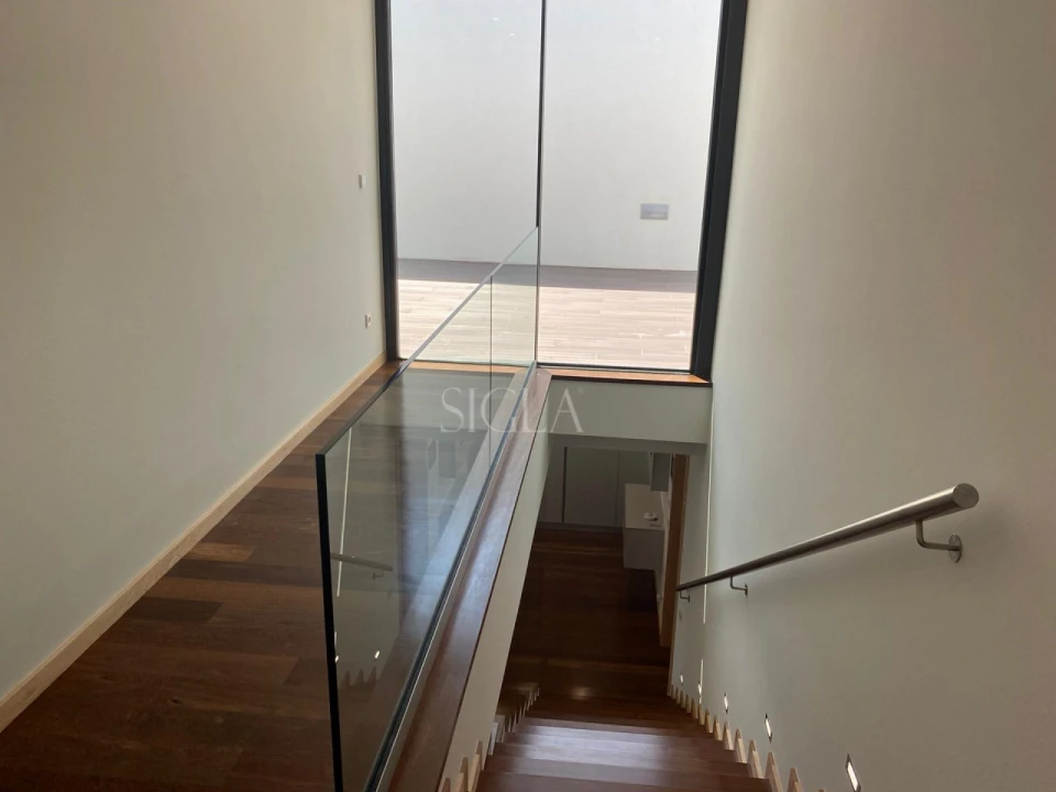 Moradia T3 para Arrendamento em Madalena Foto 19