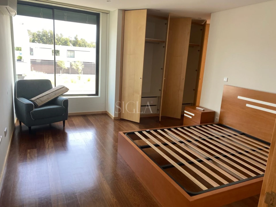 Moradia T3 para Arrendamento em Madalena Foto 23