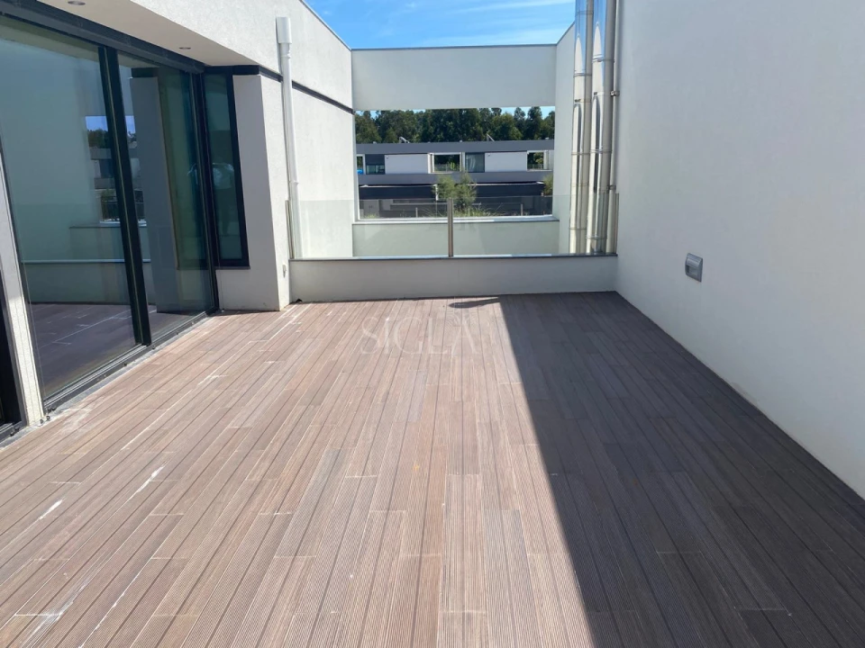 Moradia T3 para Arrendamento em Madalena Foto 27