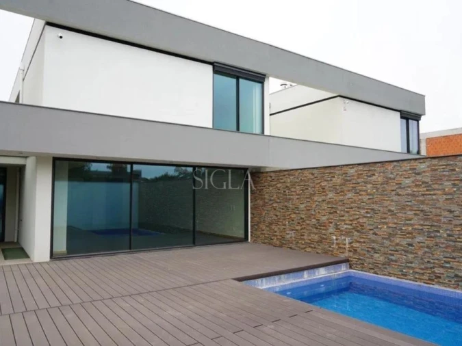 Moradia T3 para Arrendamento em Madalena Foto 2