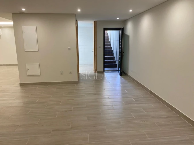 Moradia T3 para Arrendamento em Madalena Foto 17