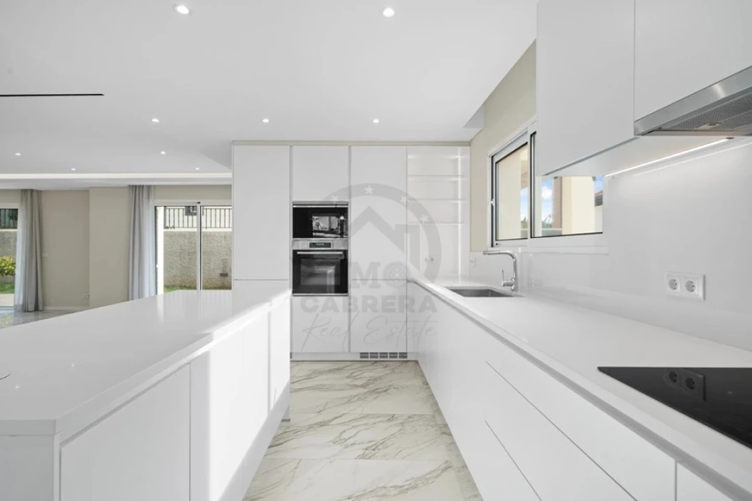 Moradia T4 para Venda em Funchal (Santa Maria Maior) Foto 7