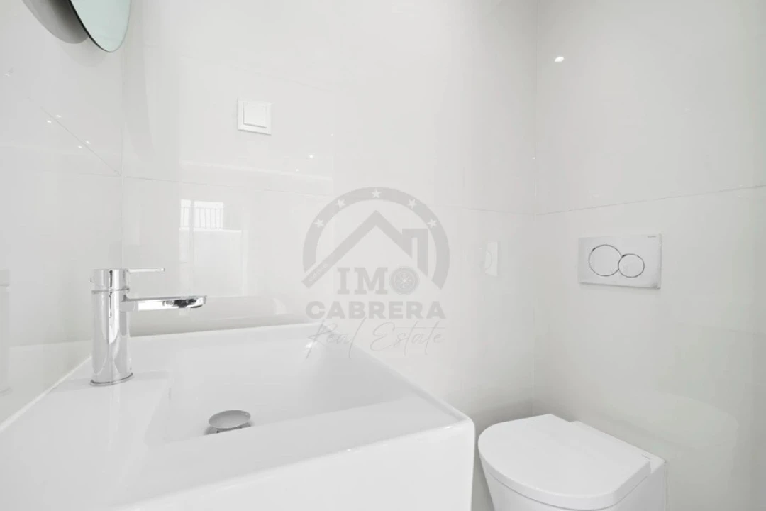 Moradia T4 para Venda em Funchal (Santa Maria Maior) Foto 8