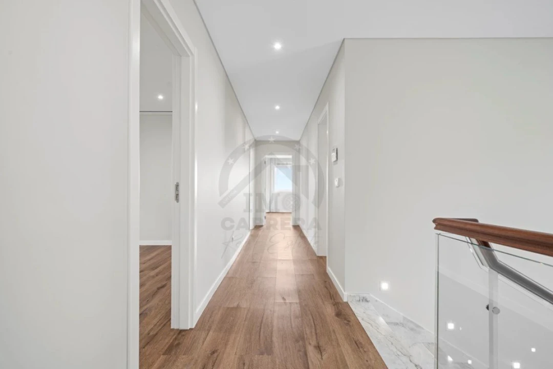 Moradia T4 para Venda em Funchal (Santa Maria Maior) Foto 13