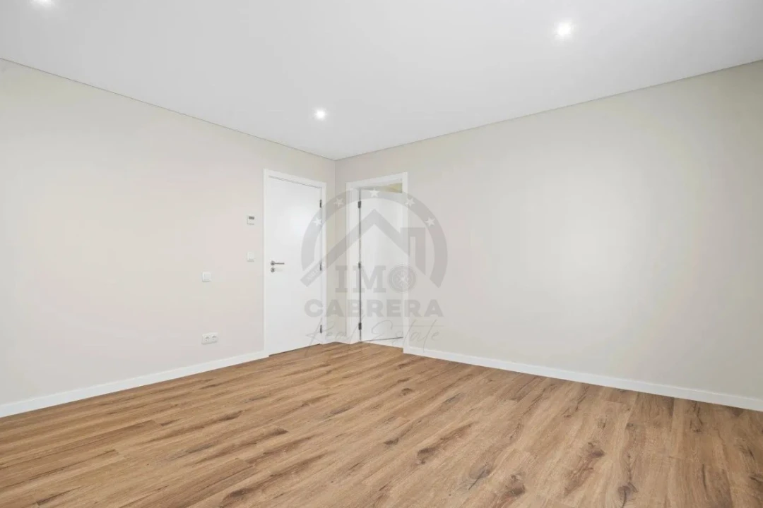 Moradia T4 para Venda em Funchal (Santa Maria Maior) Foto 15