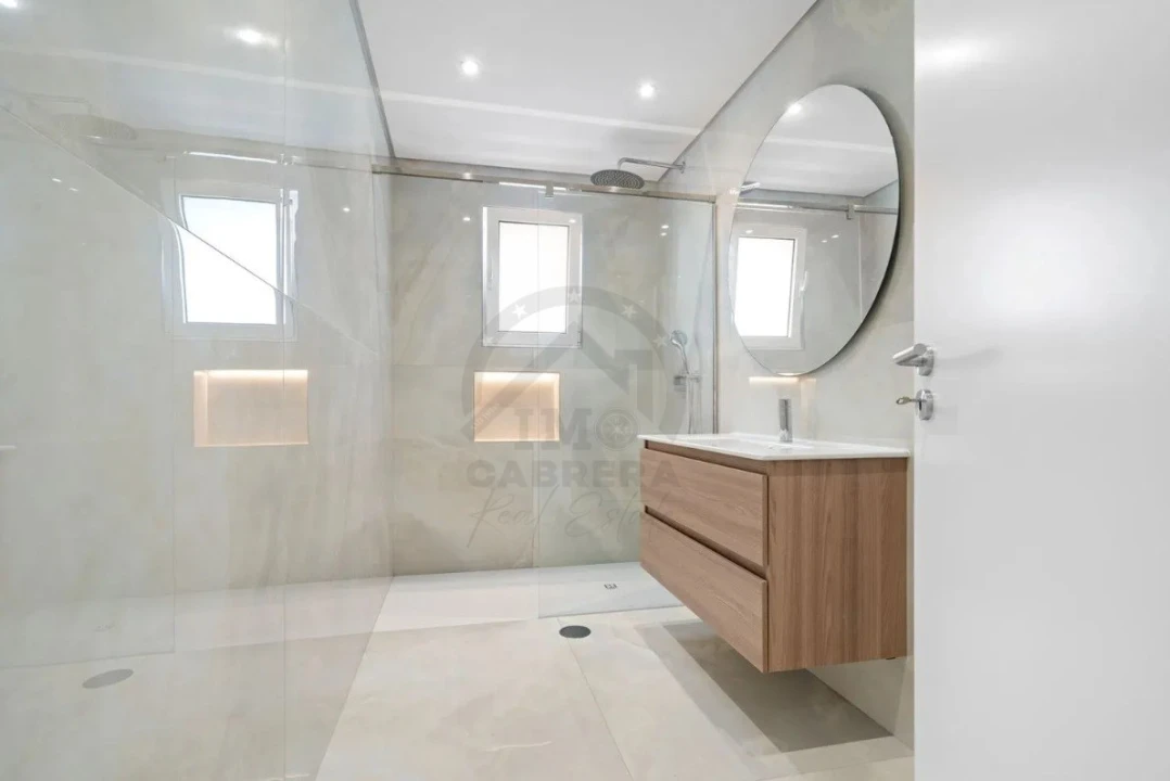 Moradia T4 para Venda em Funchal (Santa Maria Maior) Foto 17