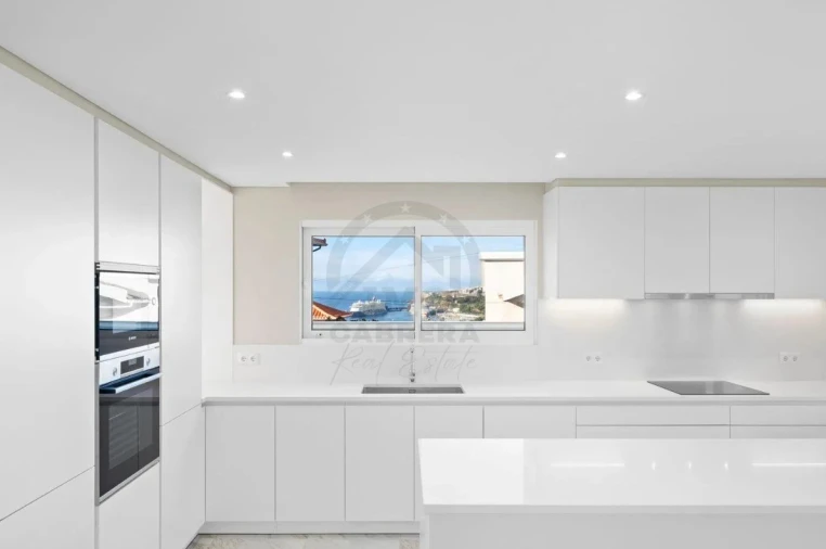 Moradia T4 para Venda em Funchal (Santa Maria Maior) Foto 5