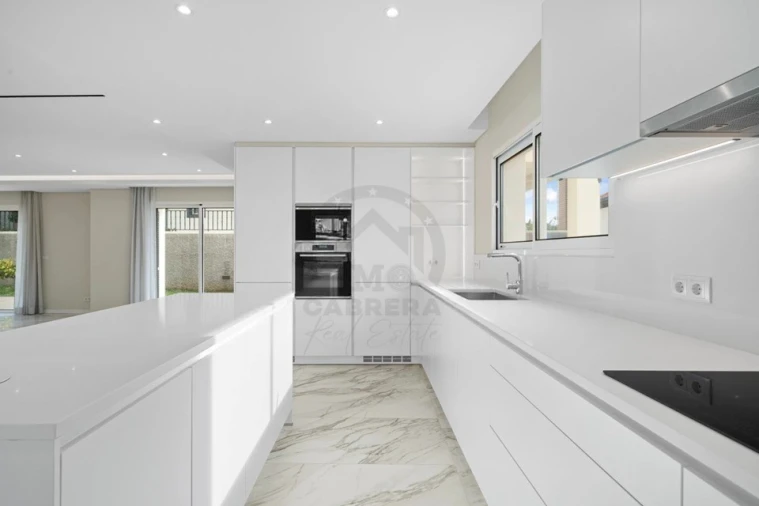 Moradia T4 para Venda em Funchal (Santa Maria Maior) Foto 7