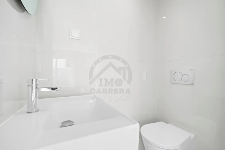 Moradia T4 para Venda em Funchal (Santa Maria Maior) Foto 8