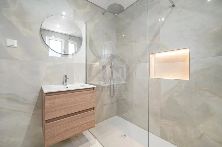 Moradia T4 para Venda em Funchal (Santa Maria Maior) Foto 16