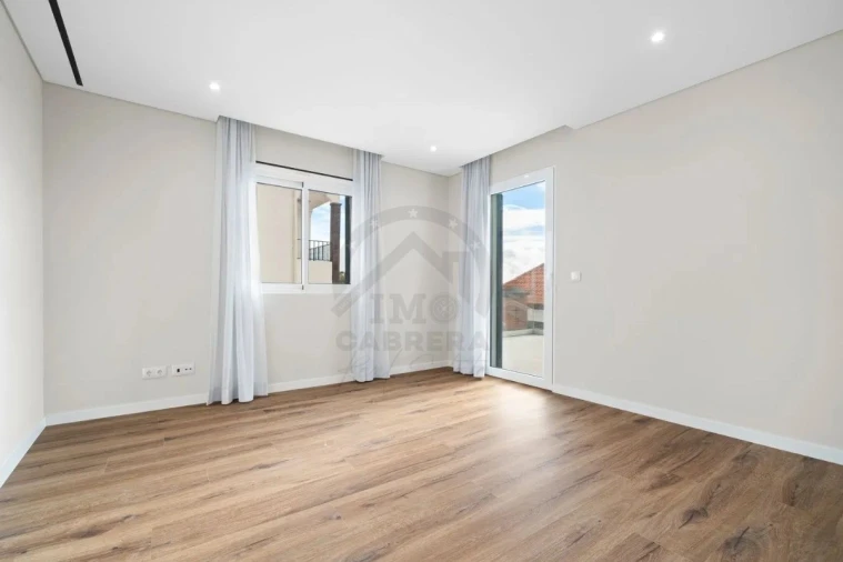 Moradia T4 para Venda em Funchal (Santa Maria Maior) Foto 18