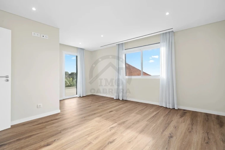 Moradia T4 para Venda em Funchal (Santa Maria Maior) Foto 20