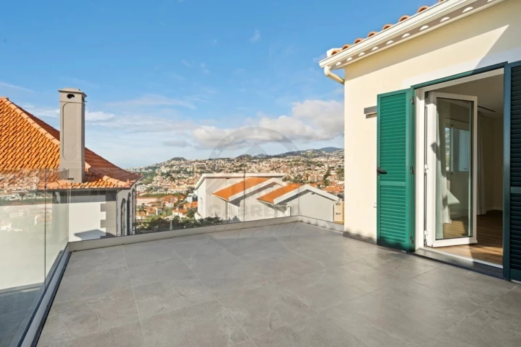 Moradia T4 para Venda em Funchal (Santa Maria Maior) Foto 25