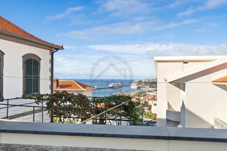 Moradia T4 para Venda em Funchal (Santa Maria Maior) Foto 30