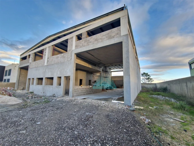 Armazém para Venda em Seixal, Arrentela e Aldeia de Paio Pires