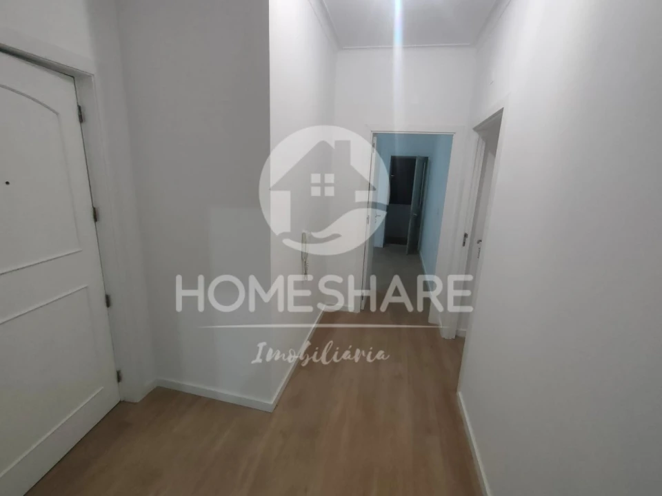 Apartamento T3 para Venda em Fânzeres e São Pedro da Cova Foto 1