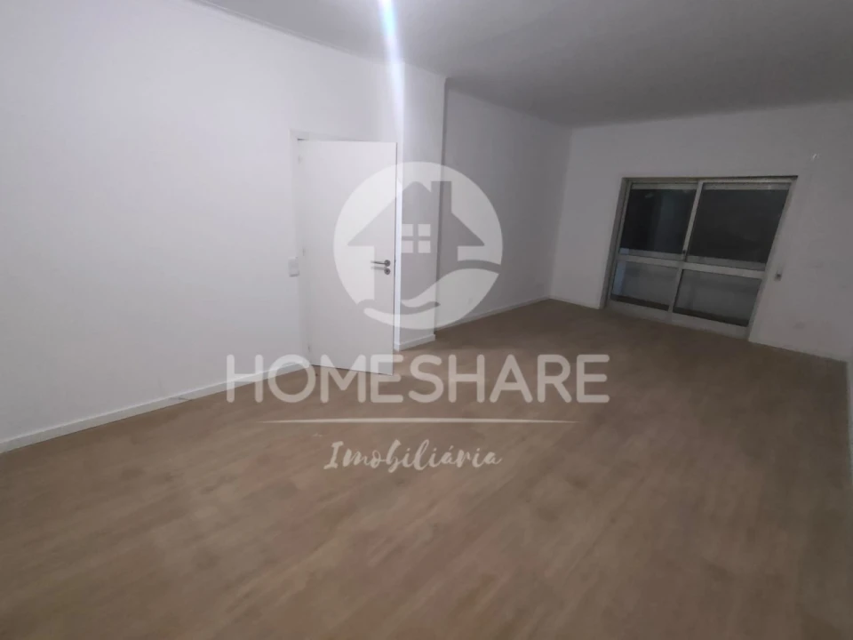 Apartamento T3 para Venda em Fânzeres e São Pedro da Cova Foto 3