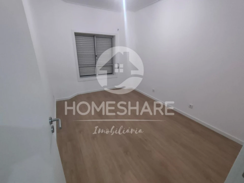 Apartamento T3 para Venda em Fânzeres e São Pedro da Cova Foto 16