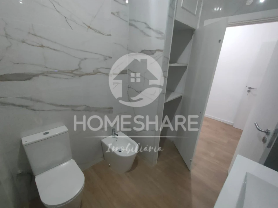 Apartamento T3 para Venda em Fânzeres e São Pedro da Cova Foto 17