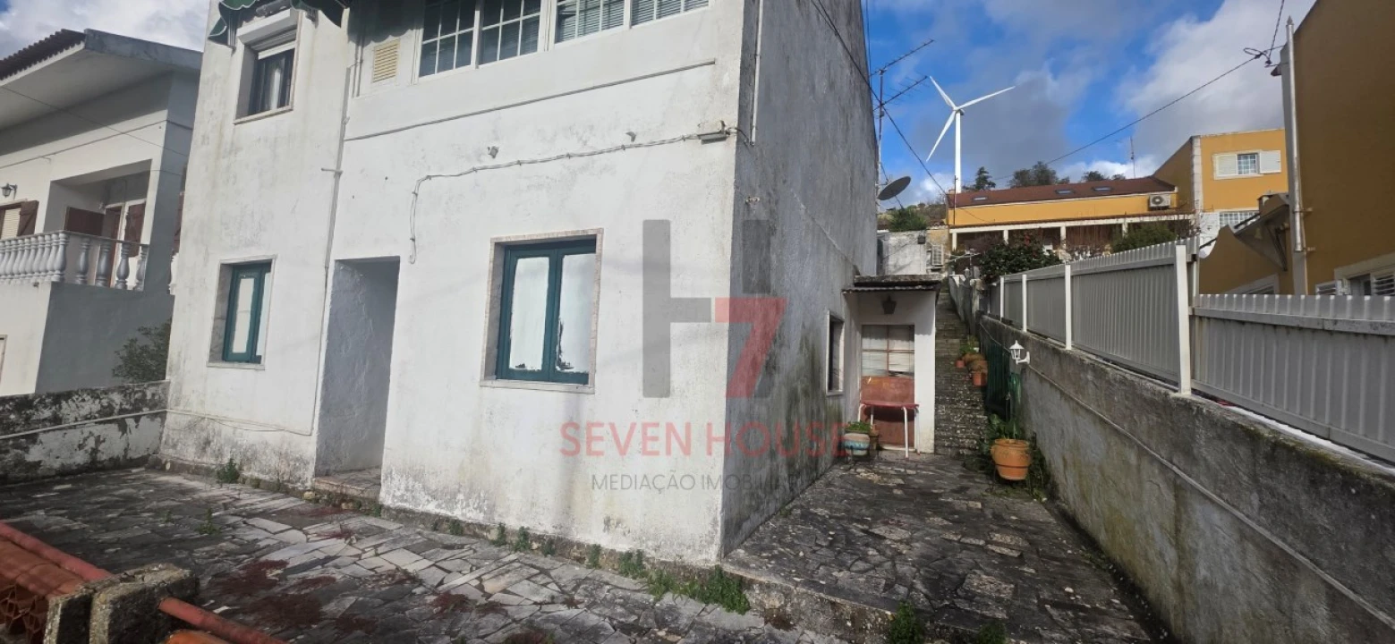 Moradia T4 para Venda em Lousa Foto 3