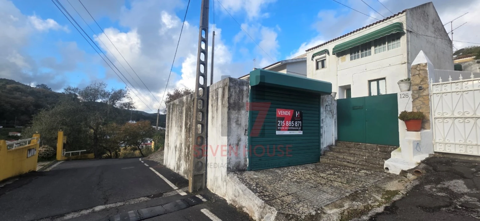 Moradia T4 para Venda em Lousa Foto 1