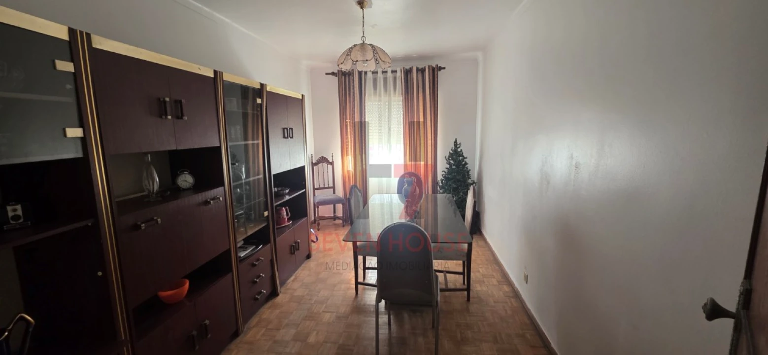 Moradia T6 para Venda em Ramada e Caneças Foto 2