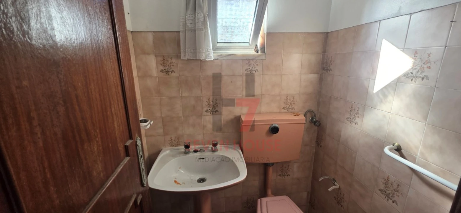 Moradia T6 para Venda em Ramada e Caneças Foto 4