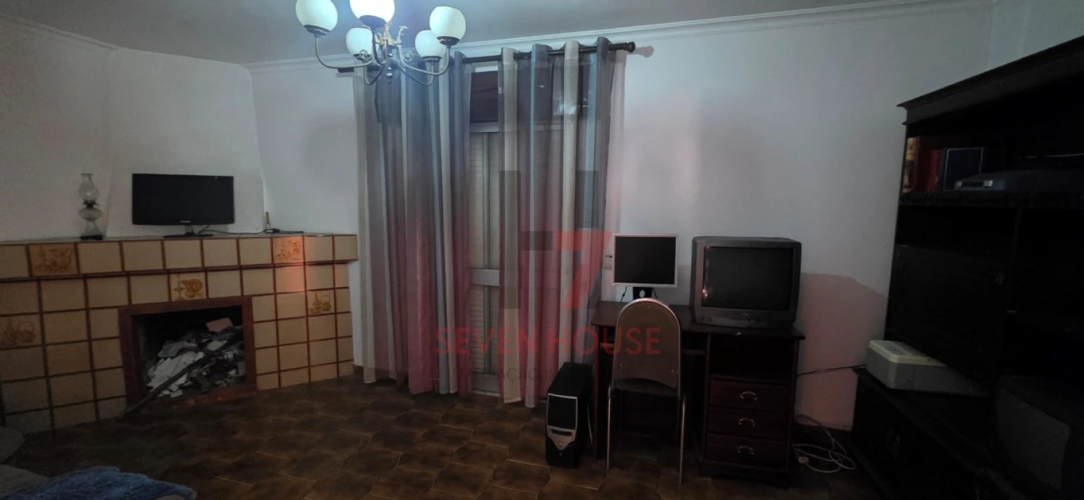 Moradia T6 para Venda em Ramada e Caneças Foto 5