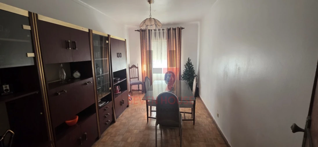 Moradia T6 para Venda em Ramada e Caneças Foto 2