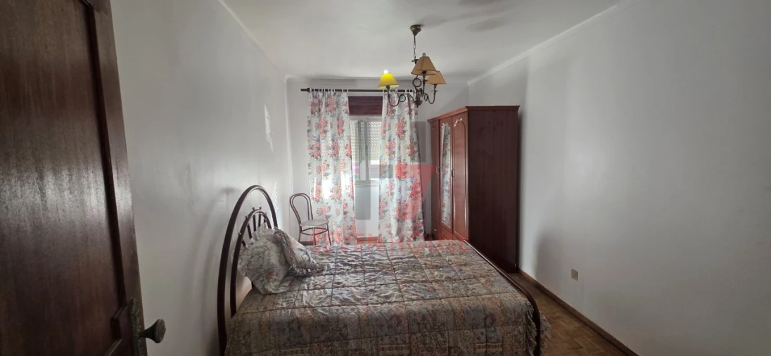 Moradia T6 para Venda em Ramada e Caneças Foto 3